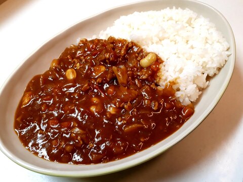 トマトと大豆入りカレー